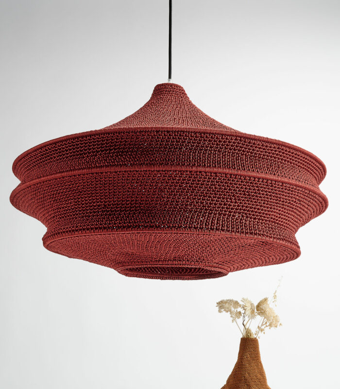 Très belle lampe en crochet terracotta de la marque Hamimi Design fabriquée au Maroc fait main