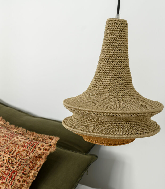 Très belle lampe en crochet de la marque Hamimi Design fabriquée au Maroc fait main