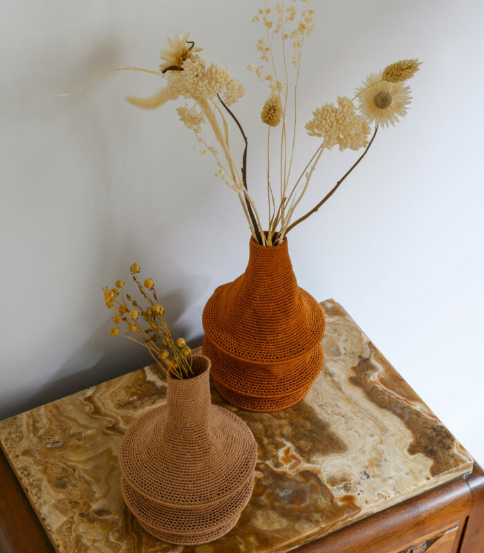 Très beau vase en crochet de la marque Hamimi Design fabriqué au Maroc