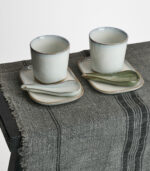 Tasse à café blanc cassé en grès émaillé de la collection Merci pour Serax