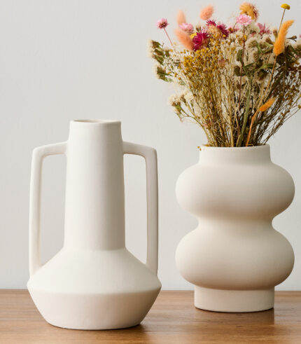 magnifique vase opjet en ceramic blanche texturée ligne